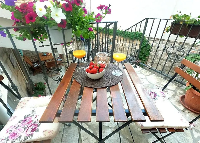 Villa Stone House Hedonia