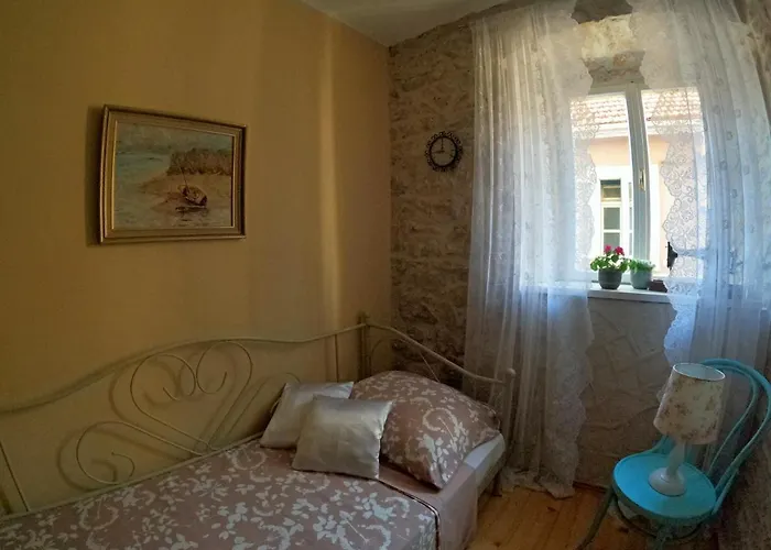Villa Stone House Hedonia