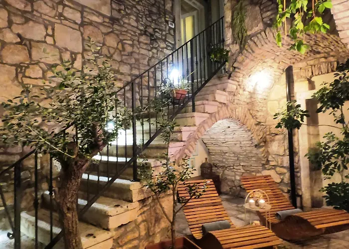 Stone House Hedonia