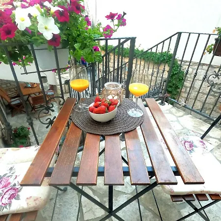 Villa Stone House Hedonia