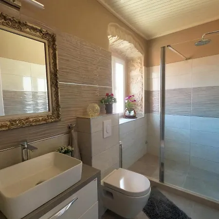 Stone House Hedonia Blato