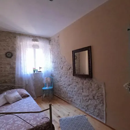 Stone House Hedonia * Blato