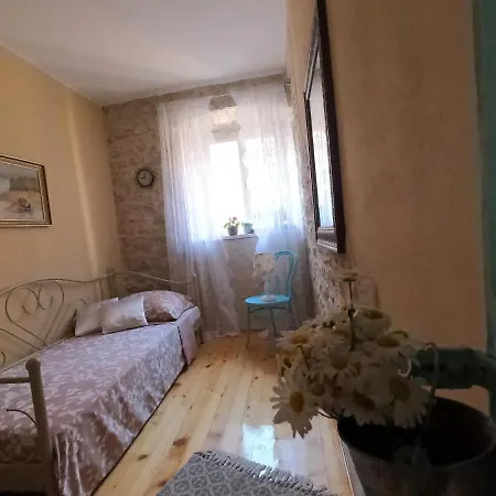 Stone House Hedonia