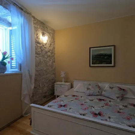 Villa Stone House Hedonia