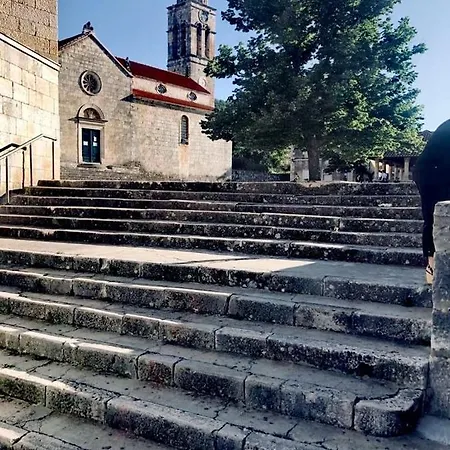 Stone House Hedonia *