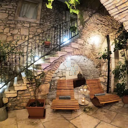 Stone House Hedonia *