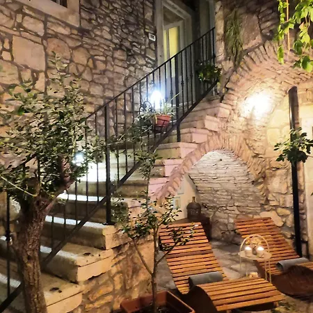 Stone House Hedonia