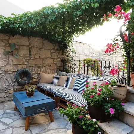 Villa Stone House Hedonia