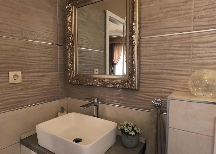 Stone House Hedonia *