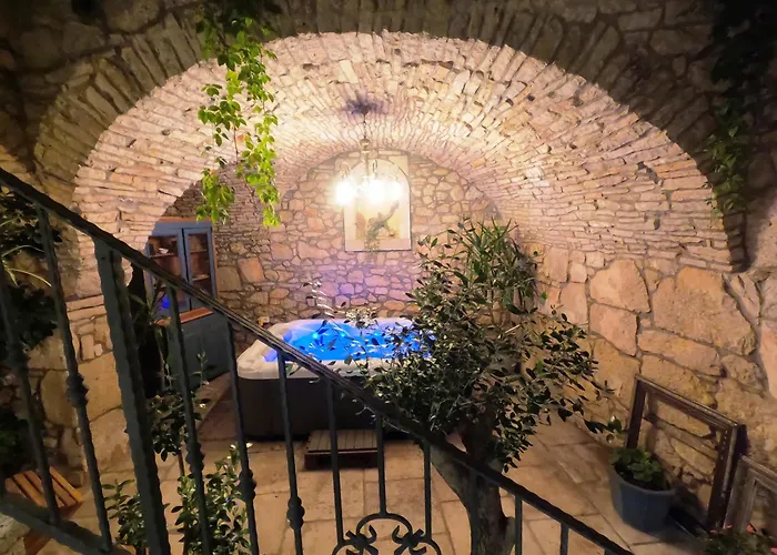 Stone House Hedonia *